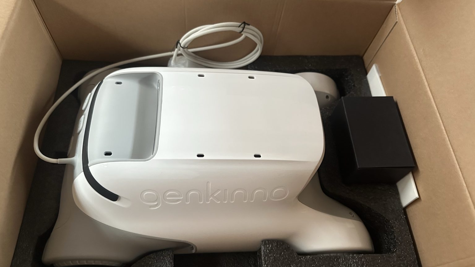 Genkinno P1 SE Cordless Robotic Pool Cleaner