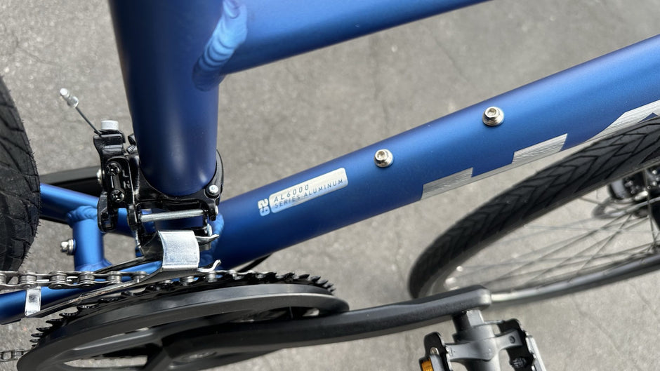 Metallic Blue Haro Aeras ST 700C Hybrid Bike Step Through Disc Brakes XS S