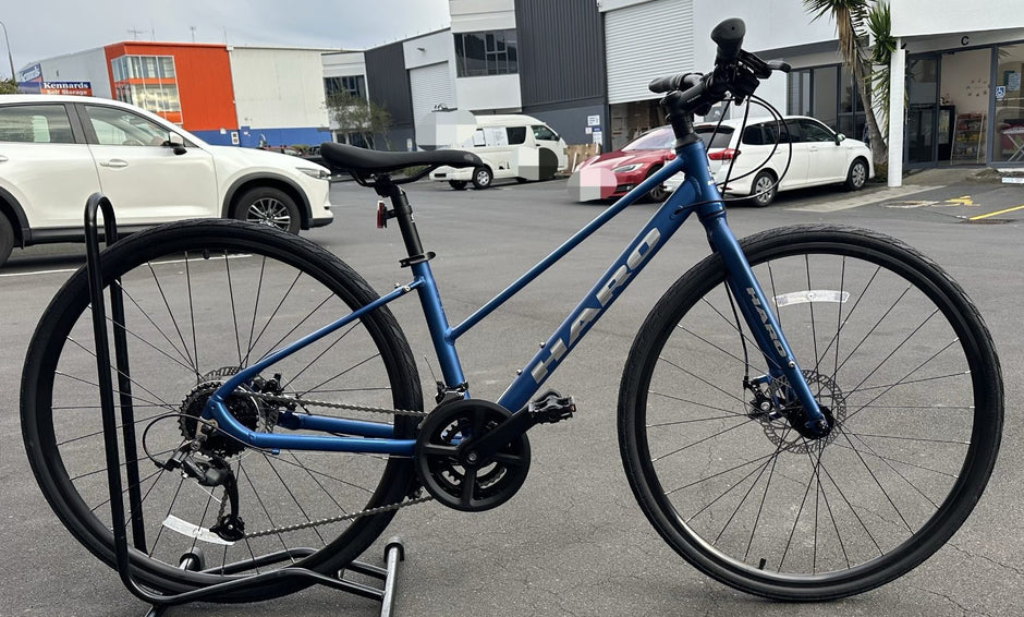 Metallic Blue Haro Aeras ST 700C Hybrid Bike Step Through Disc Brakes XS S