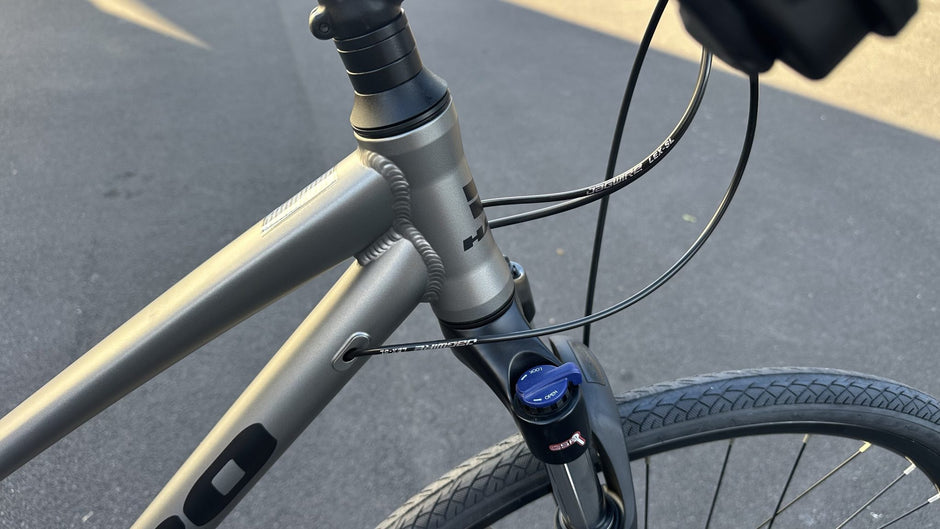 Haro Bridgeport ST 700C Hybrid Bike – Matte Light Charcoal