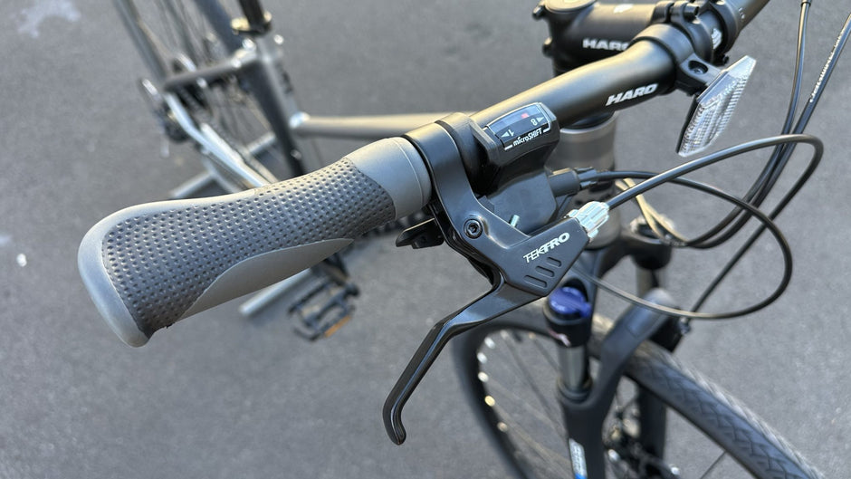 Haro Bridgeport ST 700C Hybrid Bike – Matte Light Charcoal