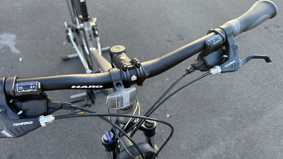Haro Bridgeport ST 700C Hybrid Bike – Matte Light Charcoal