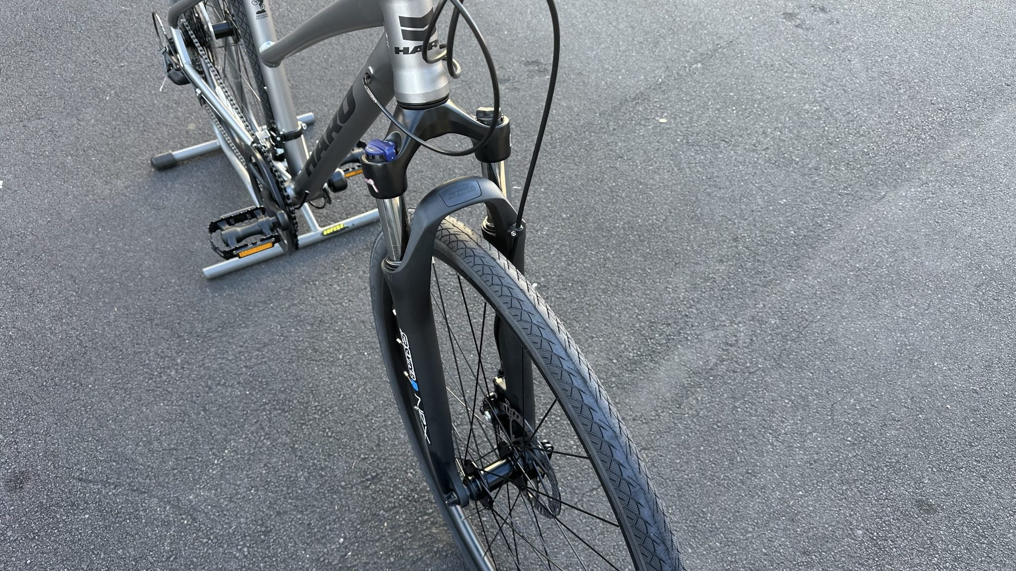 Haro Bridgeport ST 700C Hybrid Bike – Matte Light Charcoal