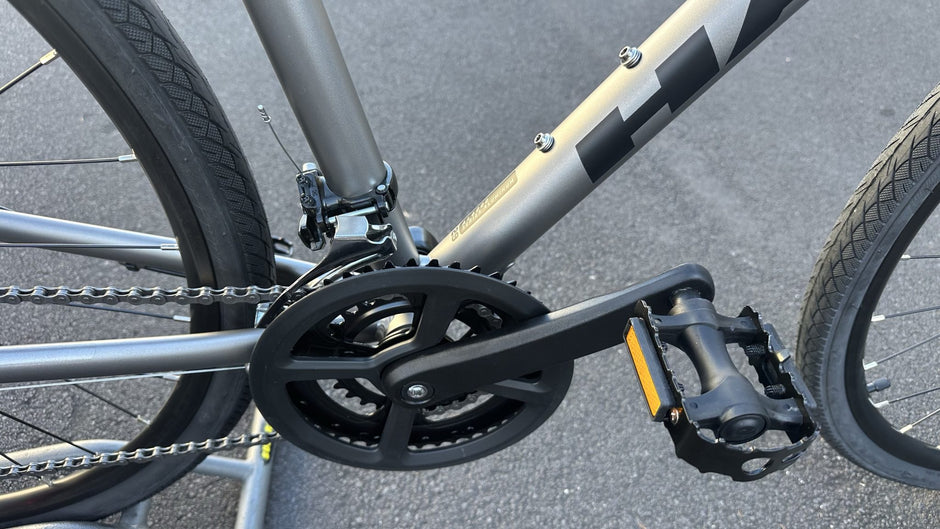 Haro Bridgeport ST 700C Hybrid Bike – Matte Light Charcoal