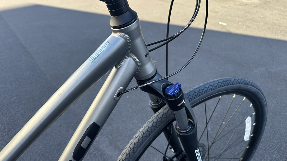 Haro Bridgeport ST 700C Hybrid Bike – Matte Light Charcoal
