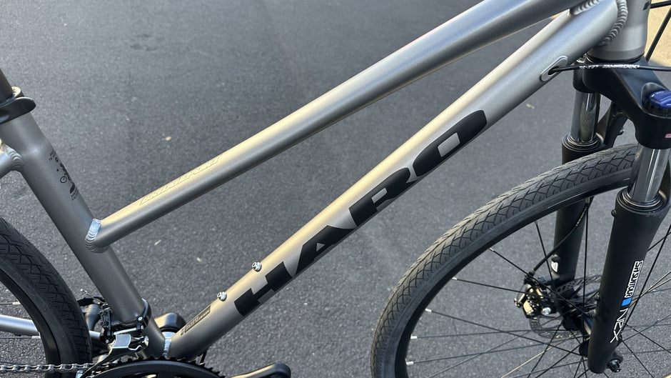 Haro Bridgeport ST 700C Hybrid Bike – Matte Light Charcoal