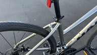 Haro Bridgeport ST 700C Hybrid Bike – Matte Light Charcoal