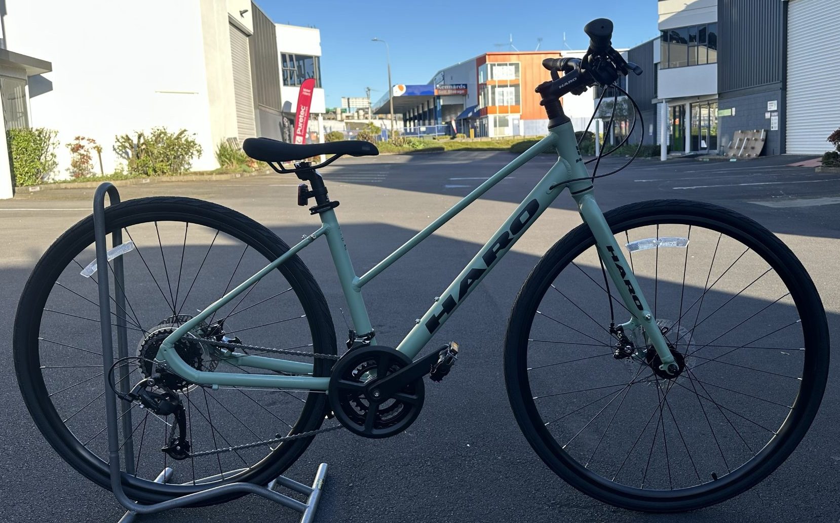 Metallic Blue Haro Aeras ST 700C Hybrid Bike Step Through Disc Brakes XS S