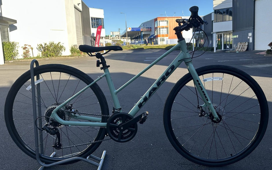 Metallic Blue Haro Aeras ST 700C Hybrid Bike Step Through Disc Brakes XS S