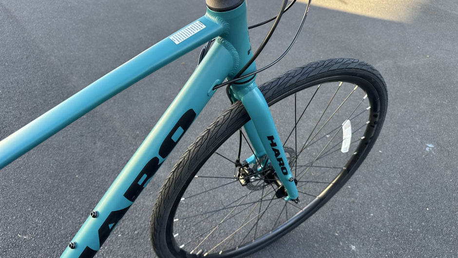 Haro Aeras 700C Hybrid Bike – Matte Deep Waters