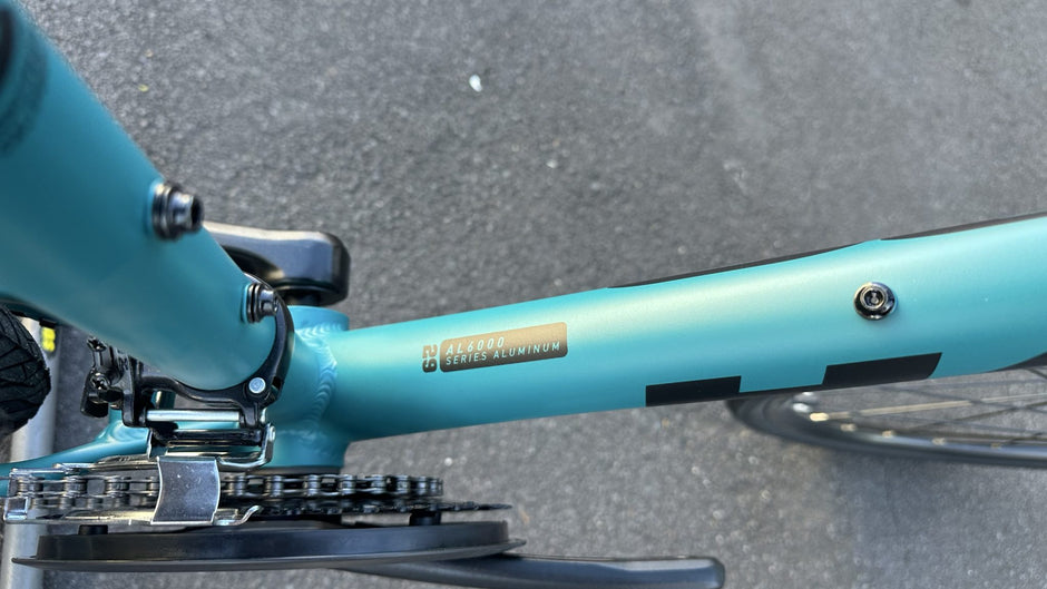 Haro Aeras 700C Hybrid Bike – Matte Deep Waters