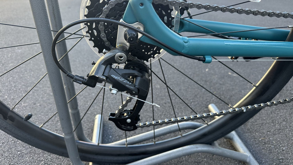 Haro Aeras 700C Hybrid Bike – Matte Deep Waters