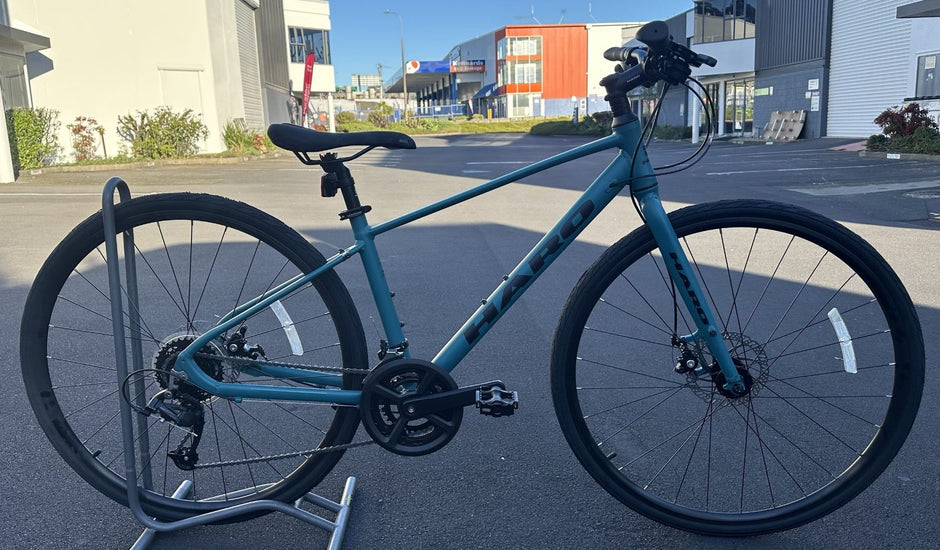 Haro Aeras 700C Hybrid Bike – Matte Deep Waters