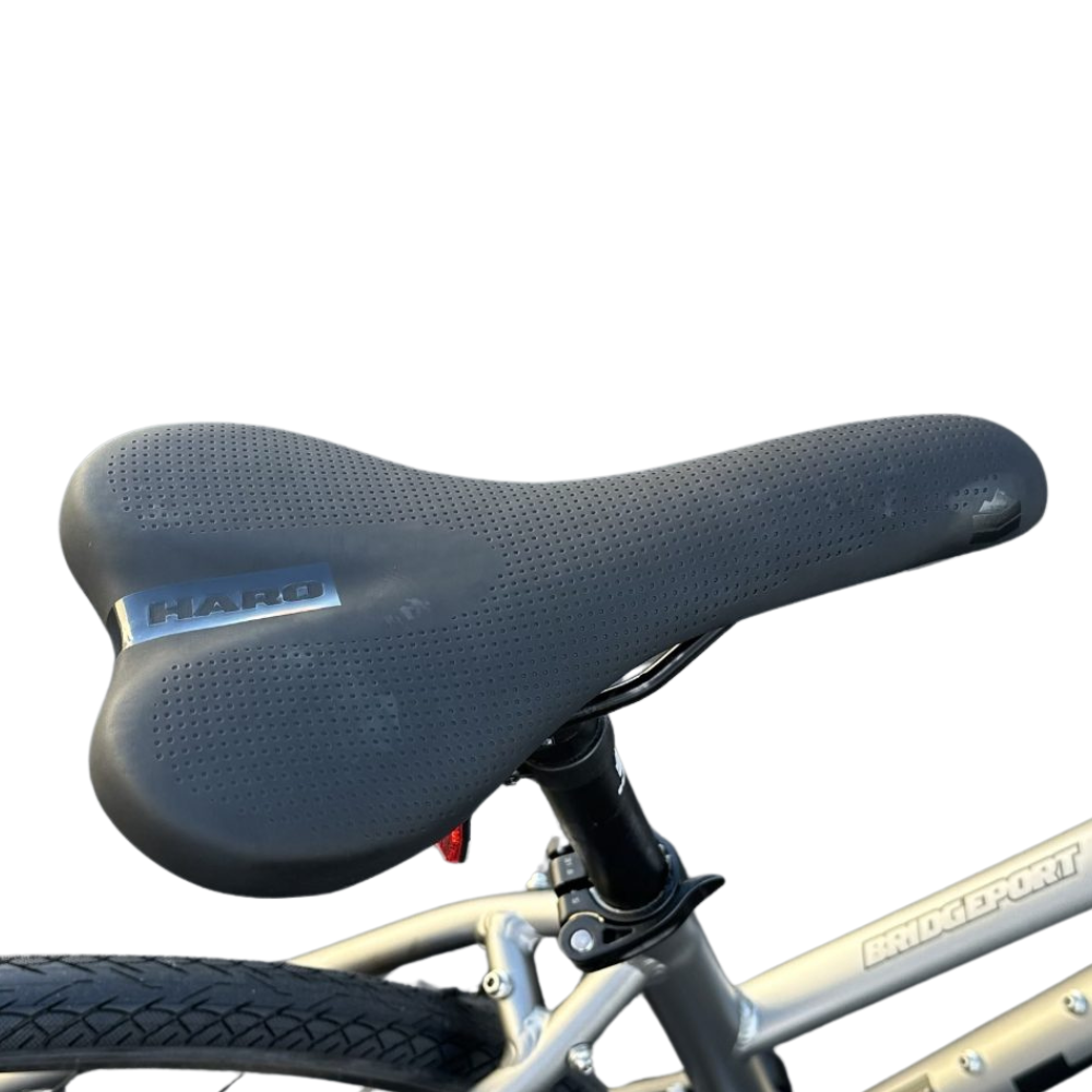 八月特惠 Haro Bridgeport ST 700C 混合自行车 – 哑光浅炭灰