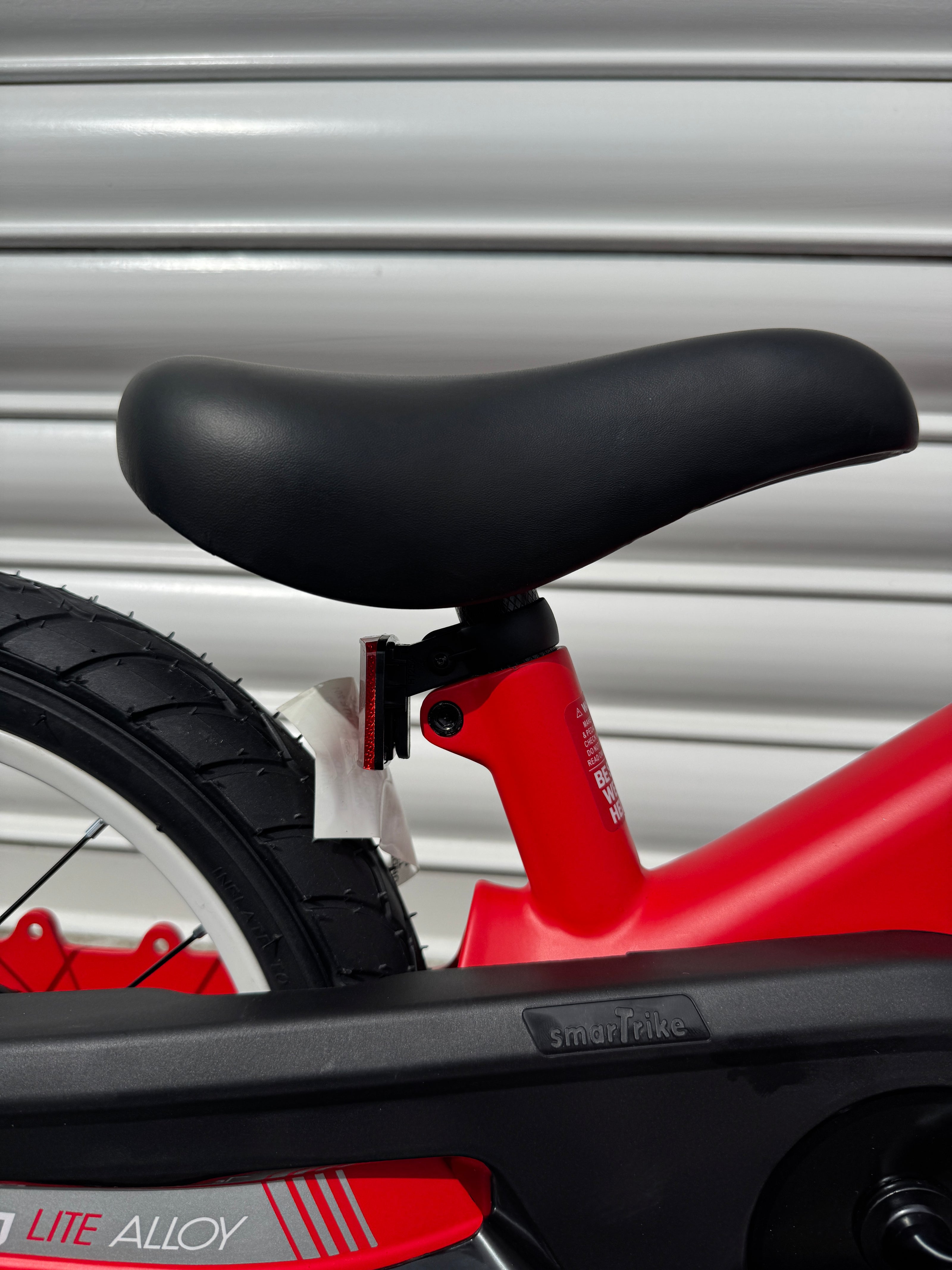 AB Bikes Kids Bikes XTend in red – bike seat view