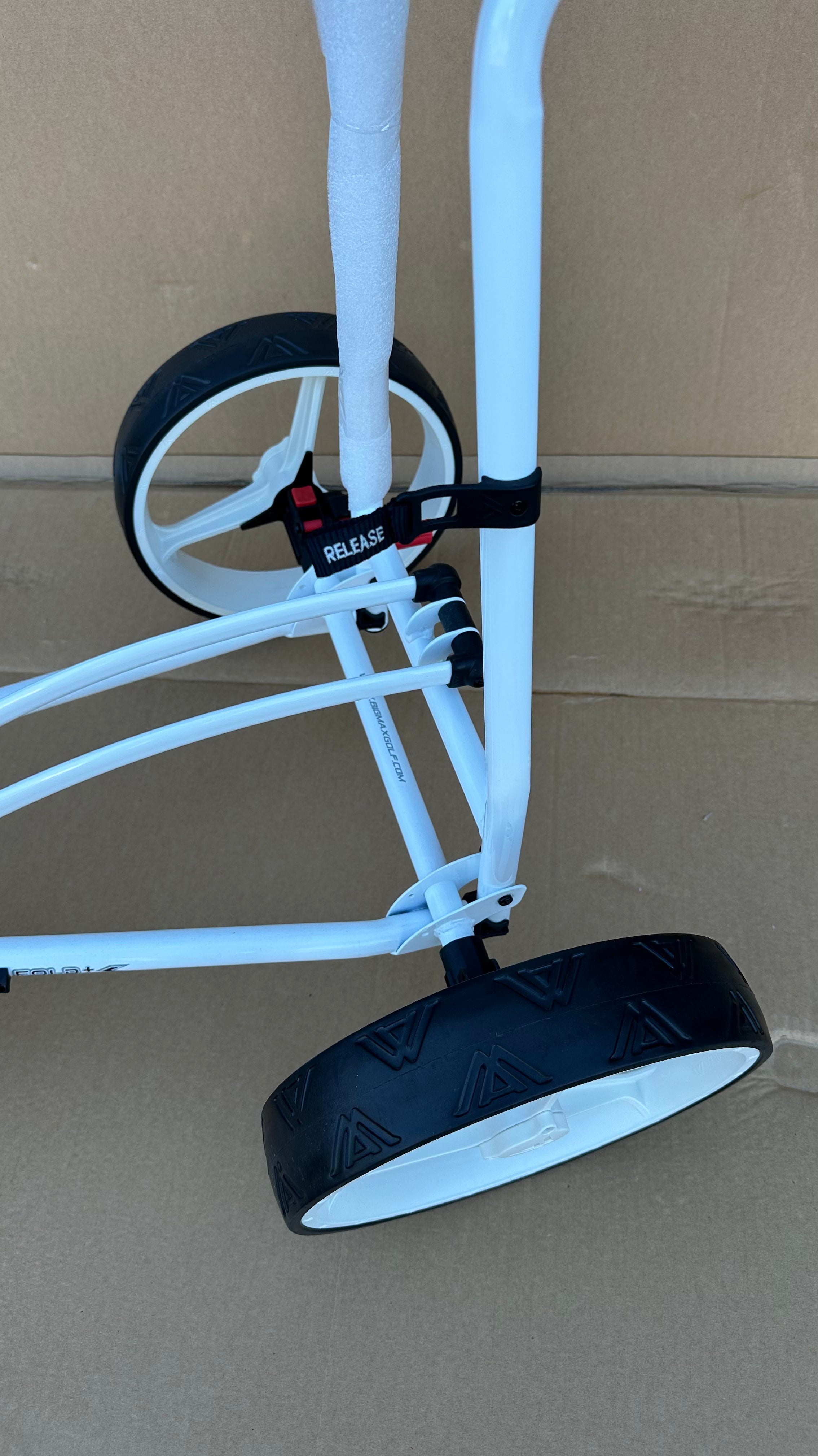 AB Bikes Golf Trundler Big Max Autofold+ in white – rear wheel view