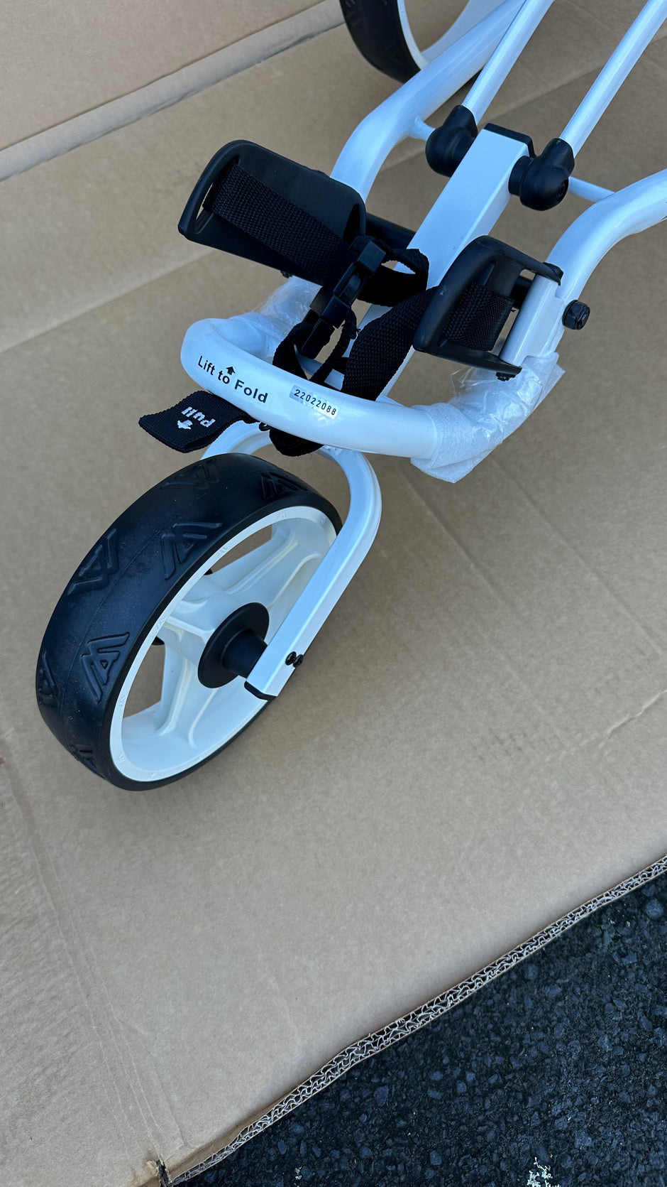 AB Bikes Golf Trundler Big Max Autofold+ in white – front wheel view