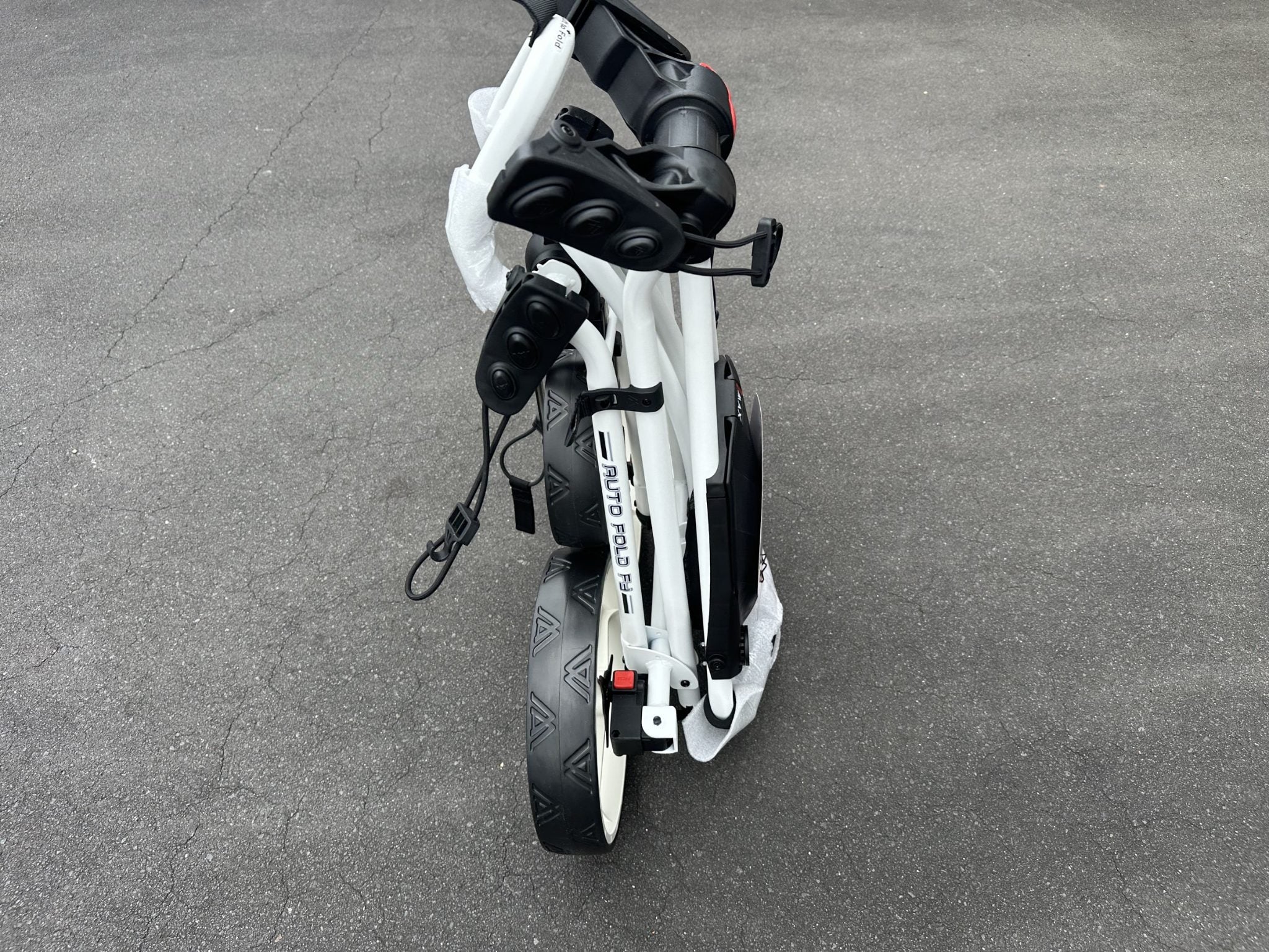 AB Bikes Golf Trundler BigMax Autofold FF in white – folding side view