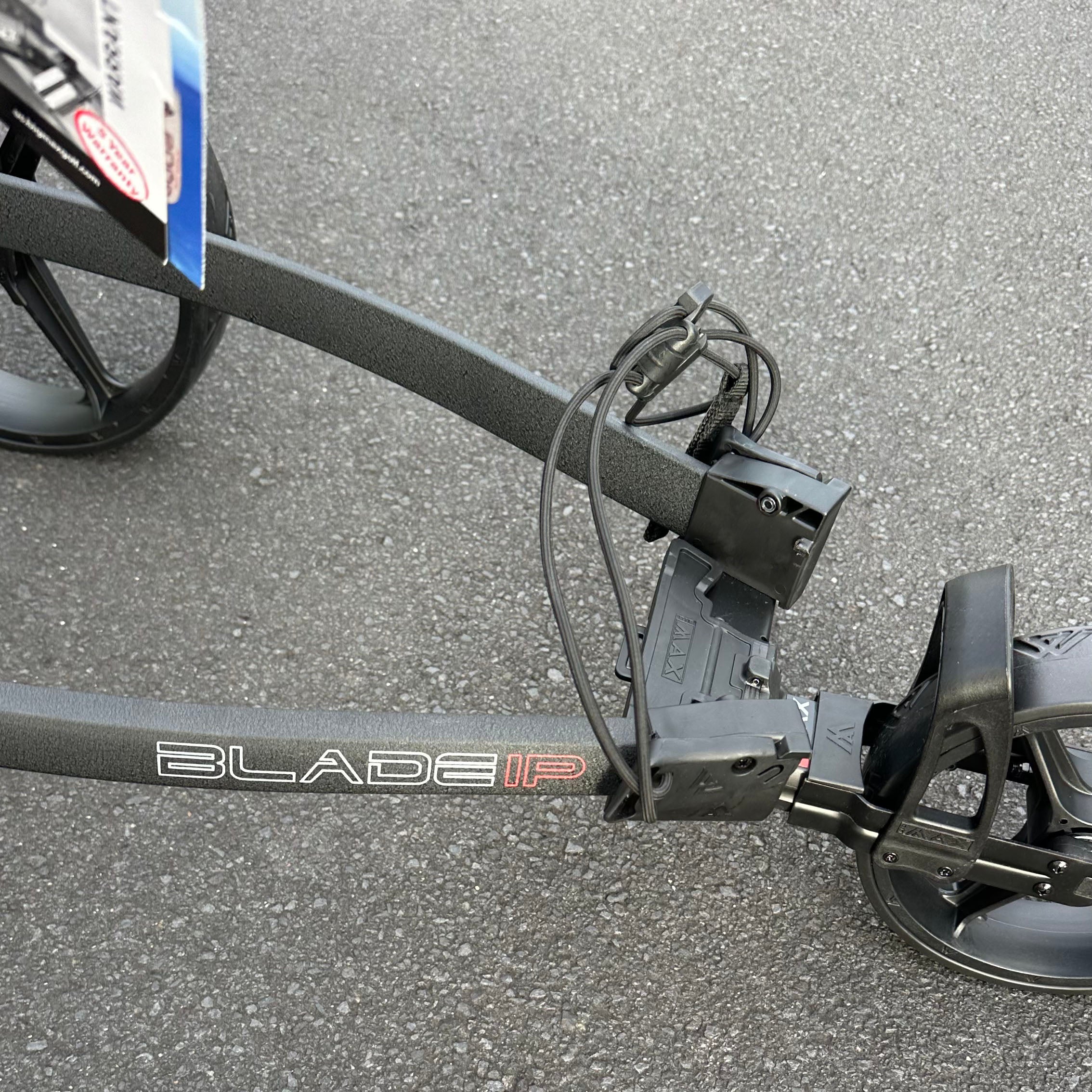 AB Bikes Golf Trundler Big Max Blade IP in black – golf club holding view