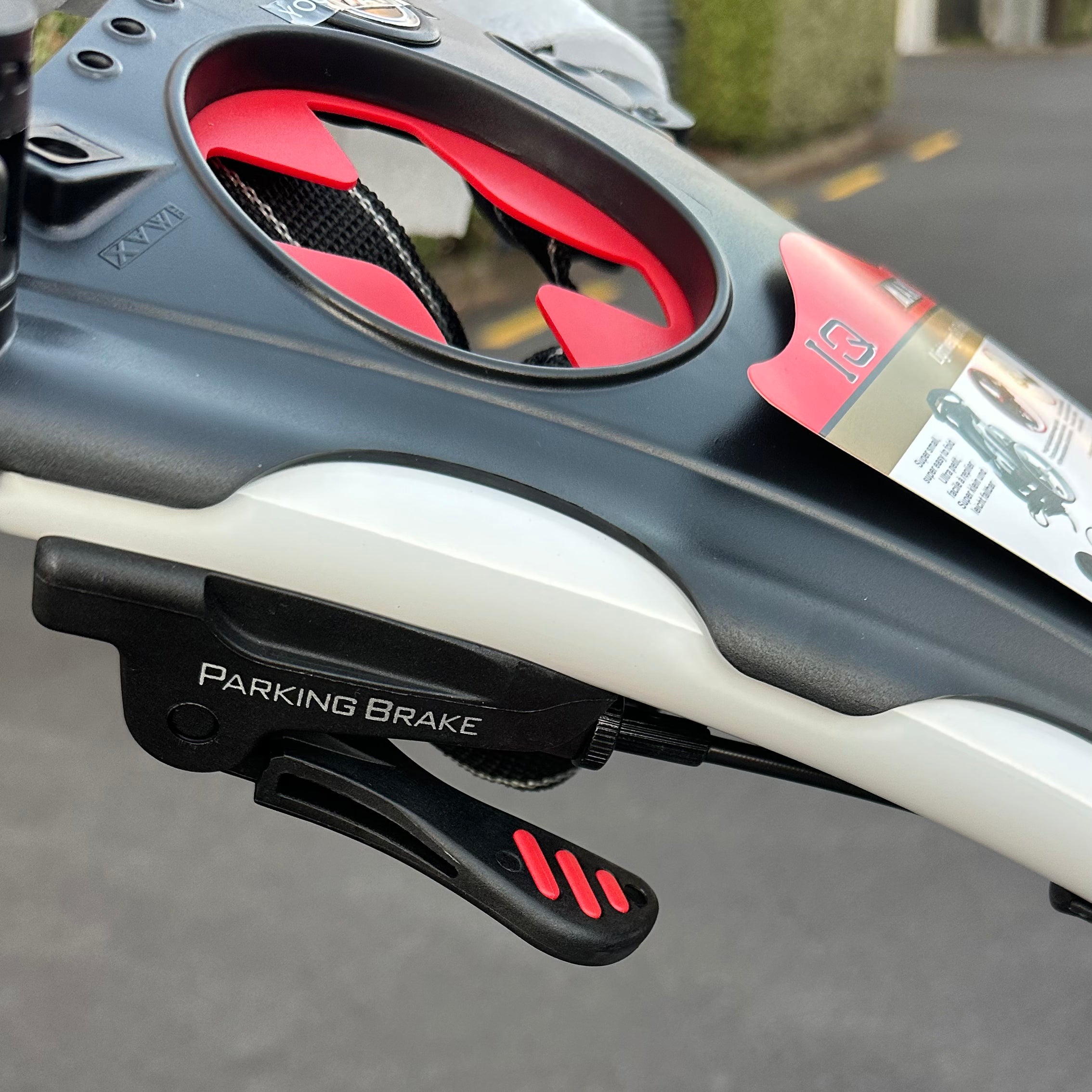 AB Bikes Golf Trundler Big Max Blade IQ in white – containter view