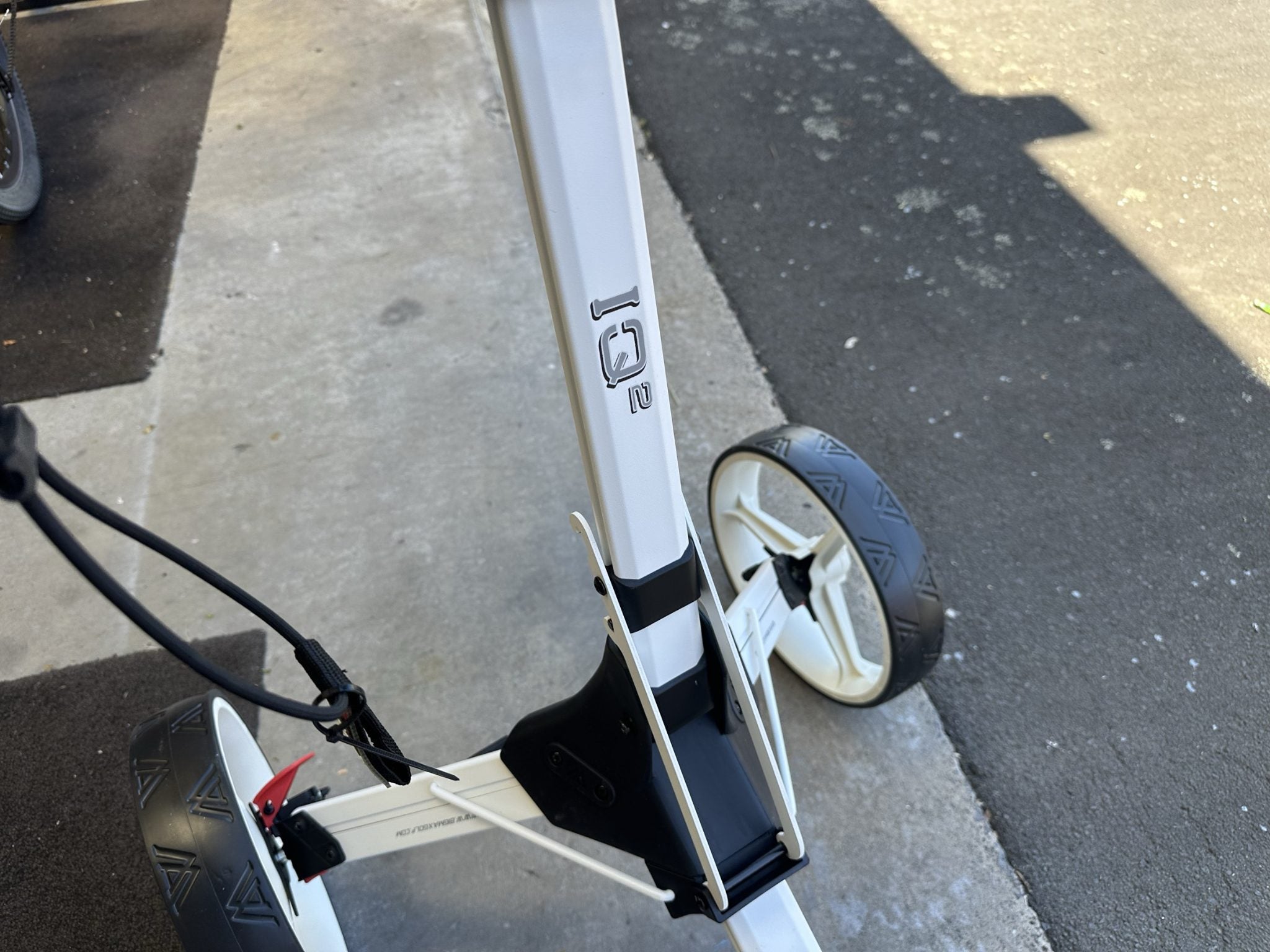 AB Bikes Golf Trundler Big Max IQ2 in white – rear wheel view