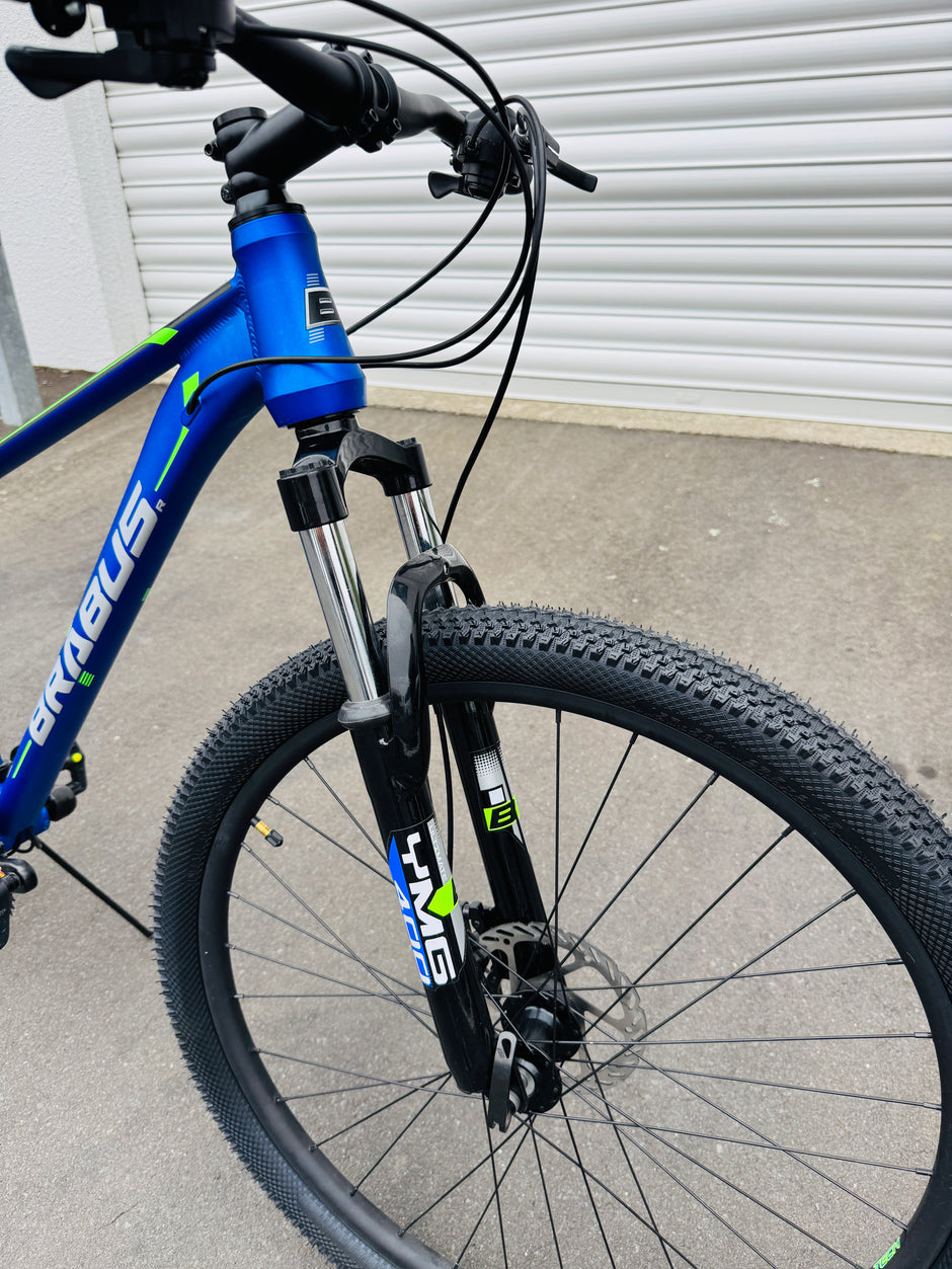 AB Bikes Mountain Bike Brabus Ventor in blue – front wheel view