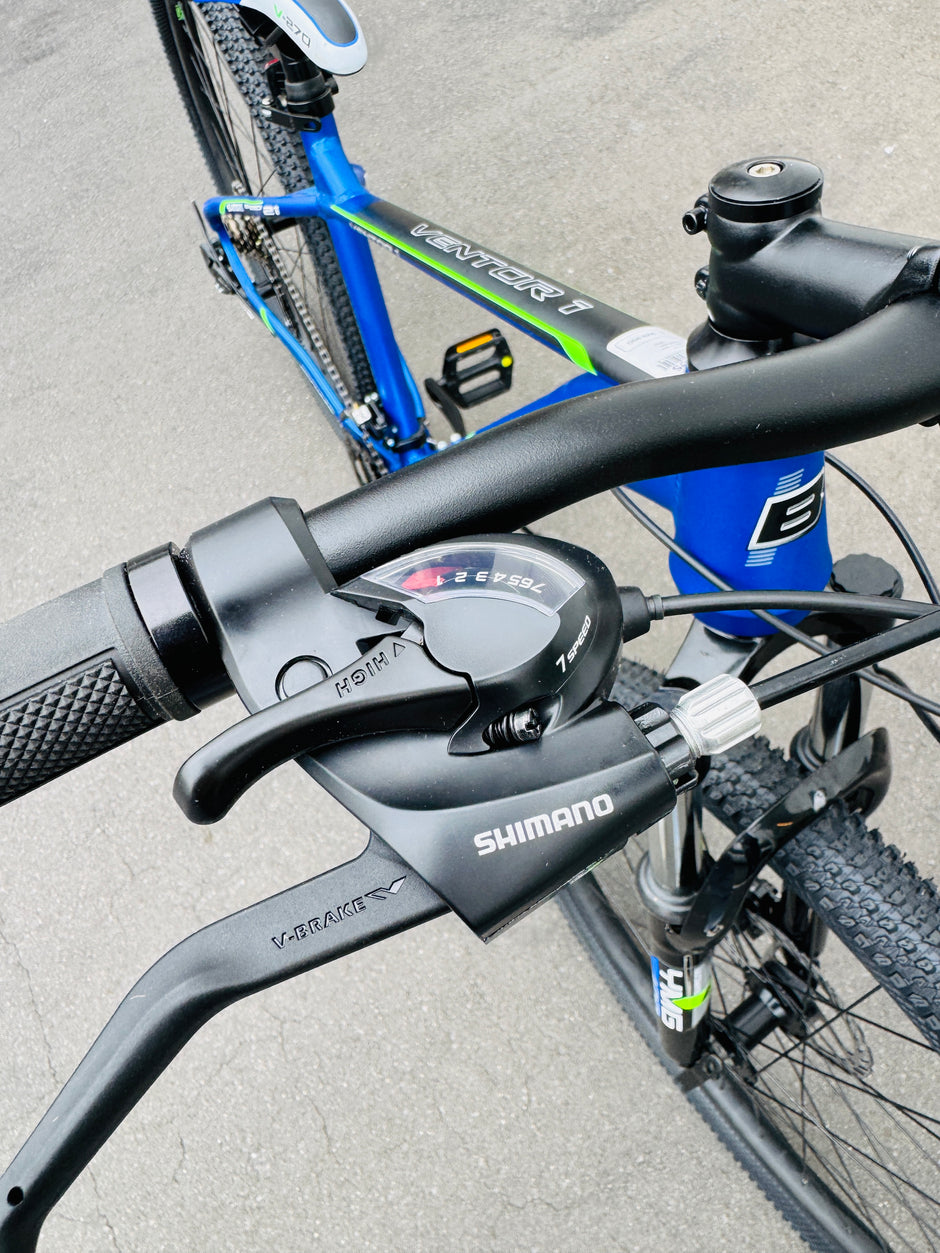 AB Bikes Mountain Bike Brabus Ventor in blue – right handbar view