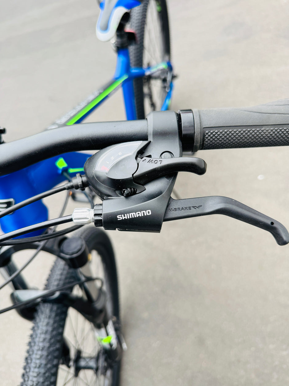 AB Bikes Mountain Bike Brabus Ventor in blue – left handbar view