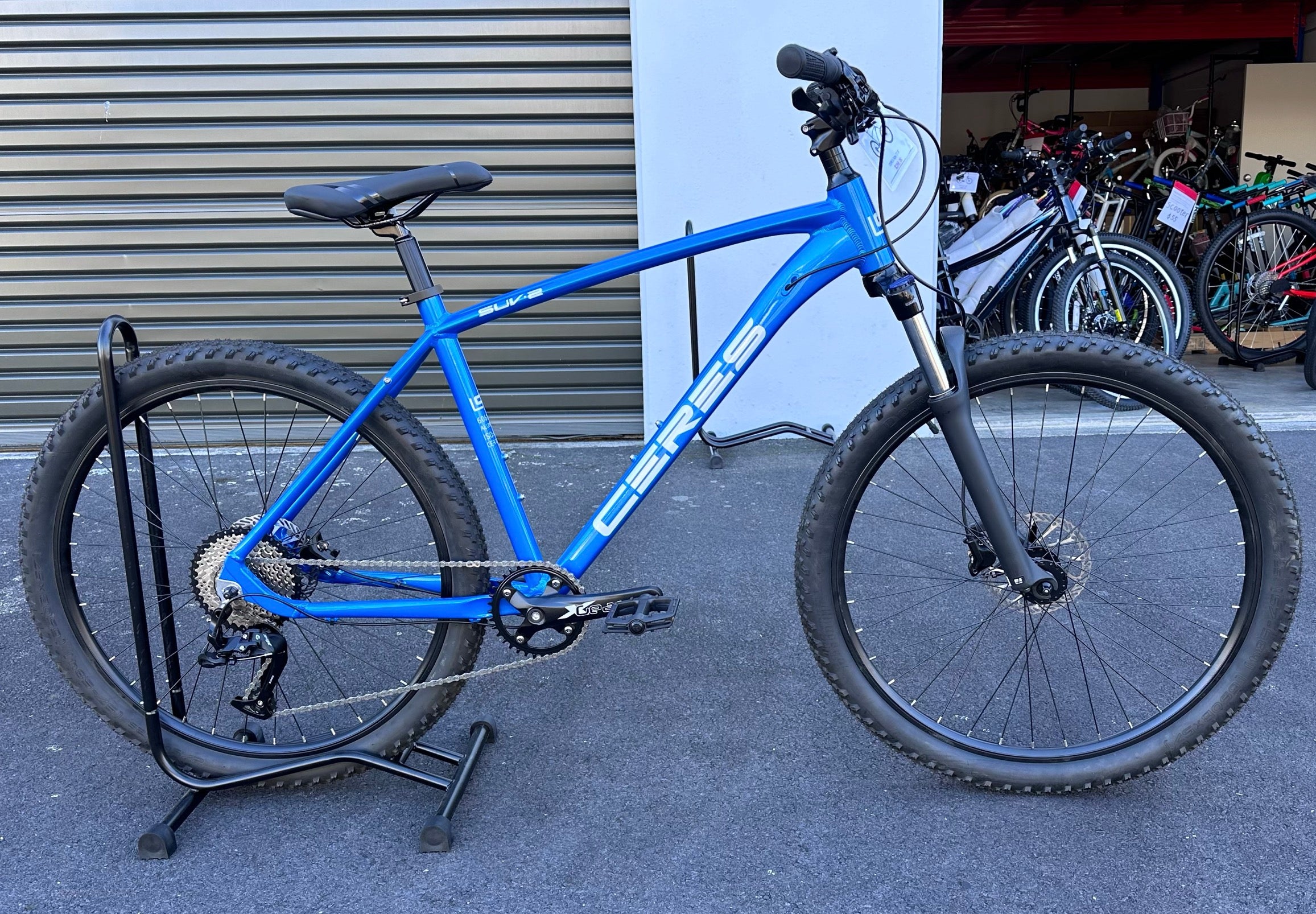 AB Bikes Mountain Bike CERES in blue – real shot side view