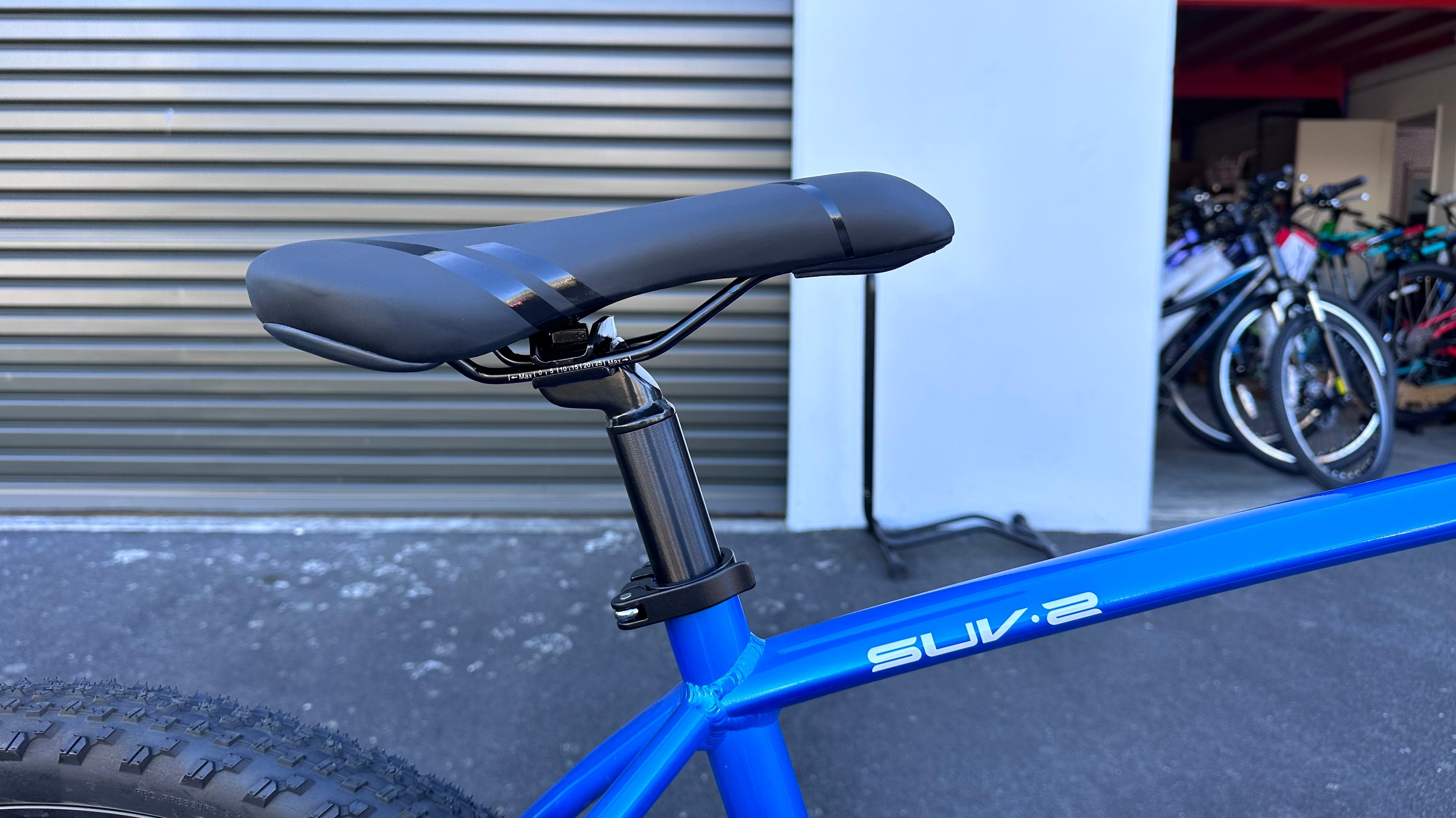 AB Bikes Mountain Bike CERES in blue – bike seat view