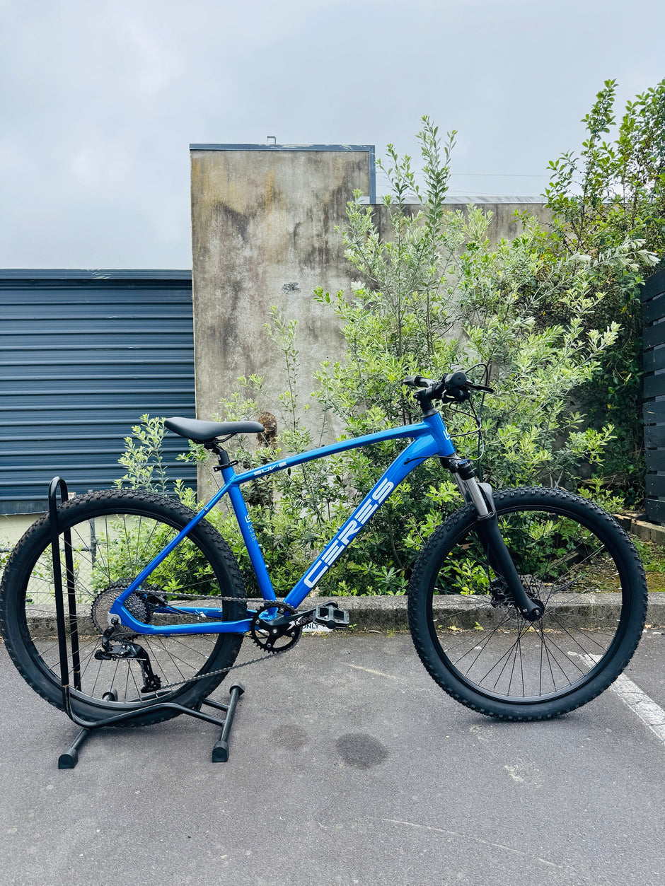 AB Bikes Mountain Bike Rental Ceres in blue – side view