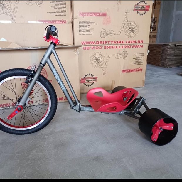 AB Bikes Drift Trike in black&red – side view