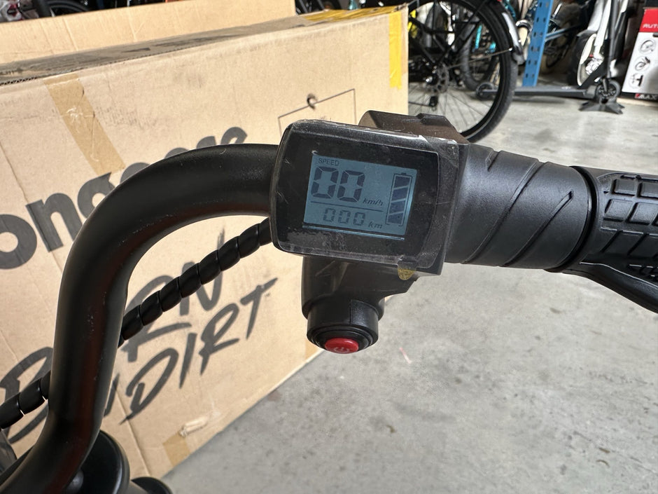 AB Bikes Kid Bike Electric Kids Bike in orange – screen view