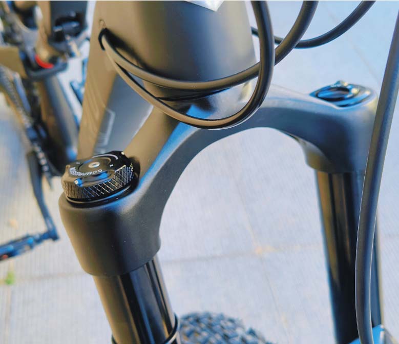 Fork_set_on_BIRD_AERIS_AM_29inch_mountain_bike-AB_Bikes_Auckland_NZ