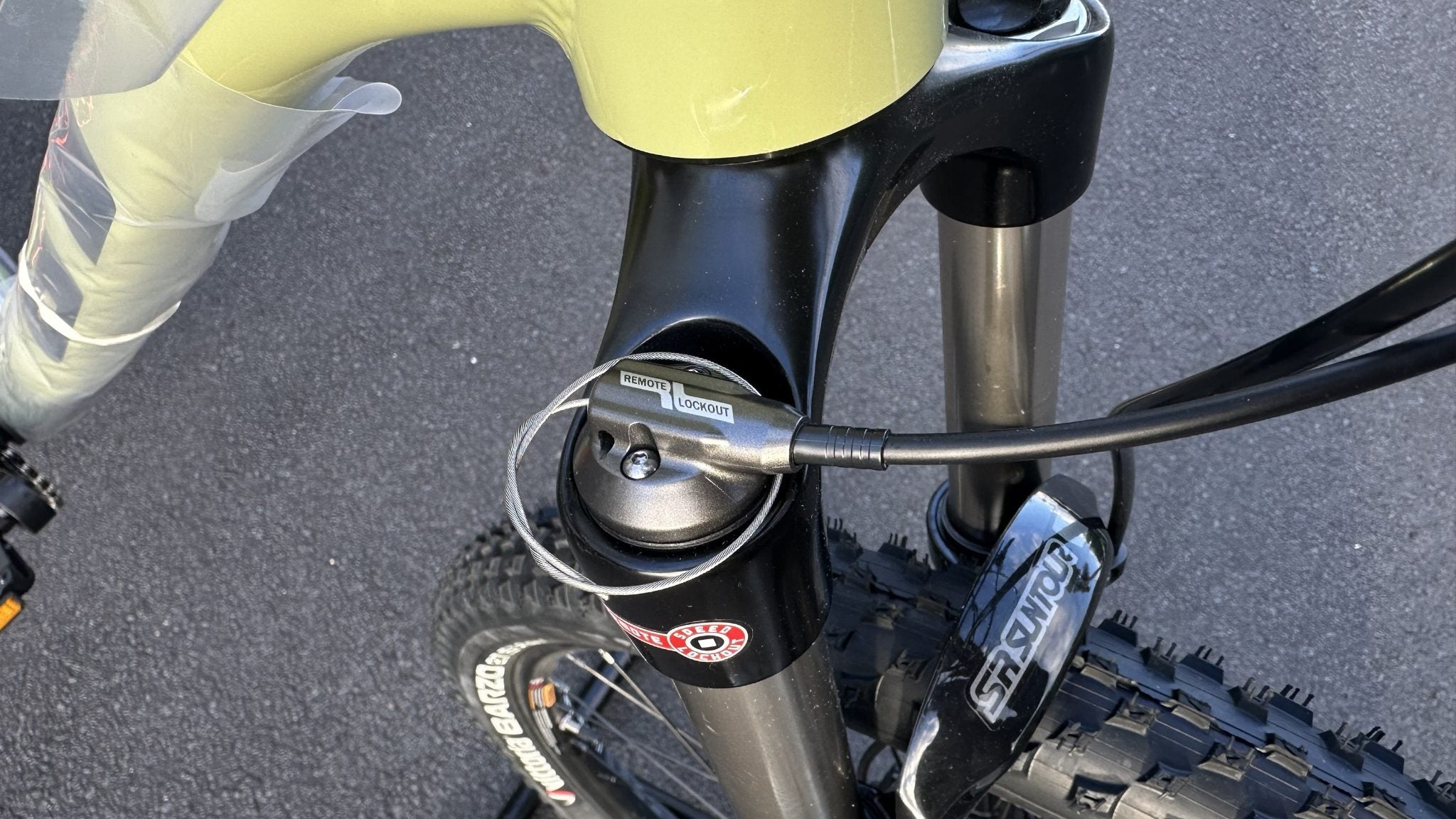 AB Bikes Mountain Bike GTM Avalanche Elite in green – brake view