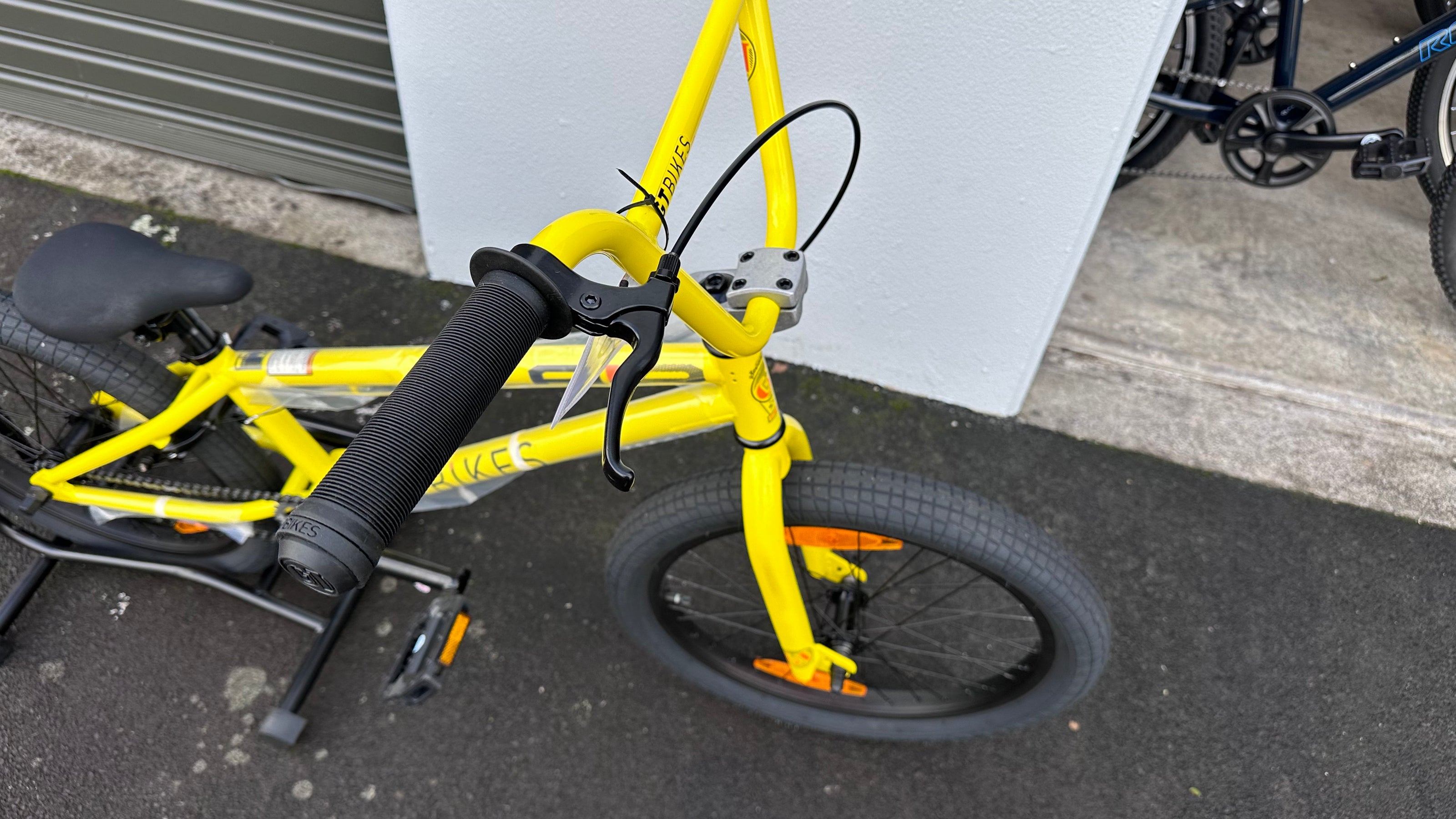 AB Bikes BMX GT Air YEL O/S in yellow – top side view