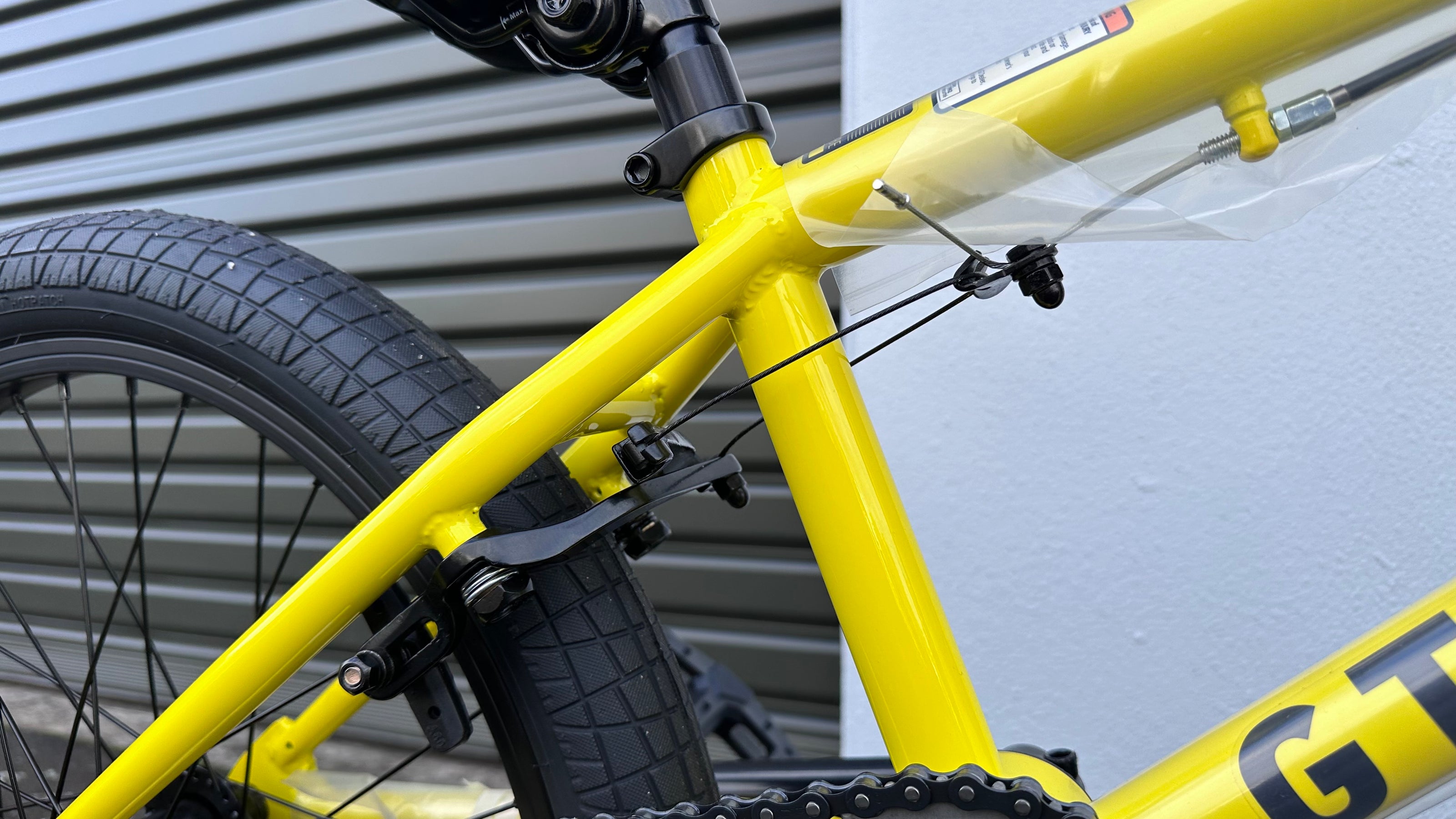 AB Bikes BMX GT Air YEL O/S in yellow – seat tube view