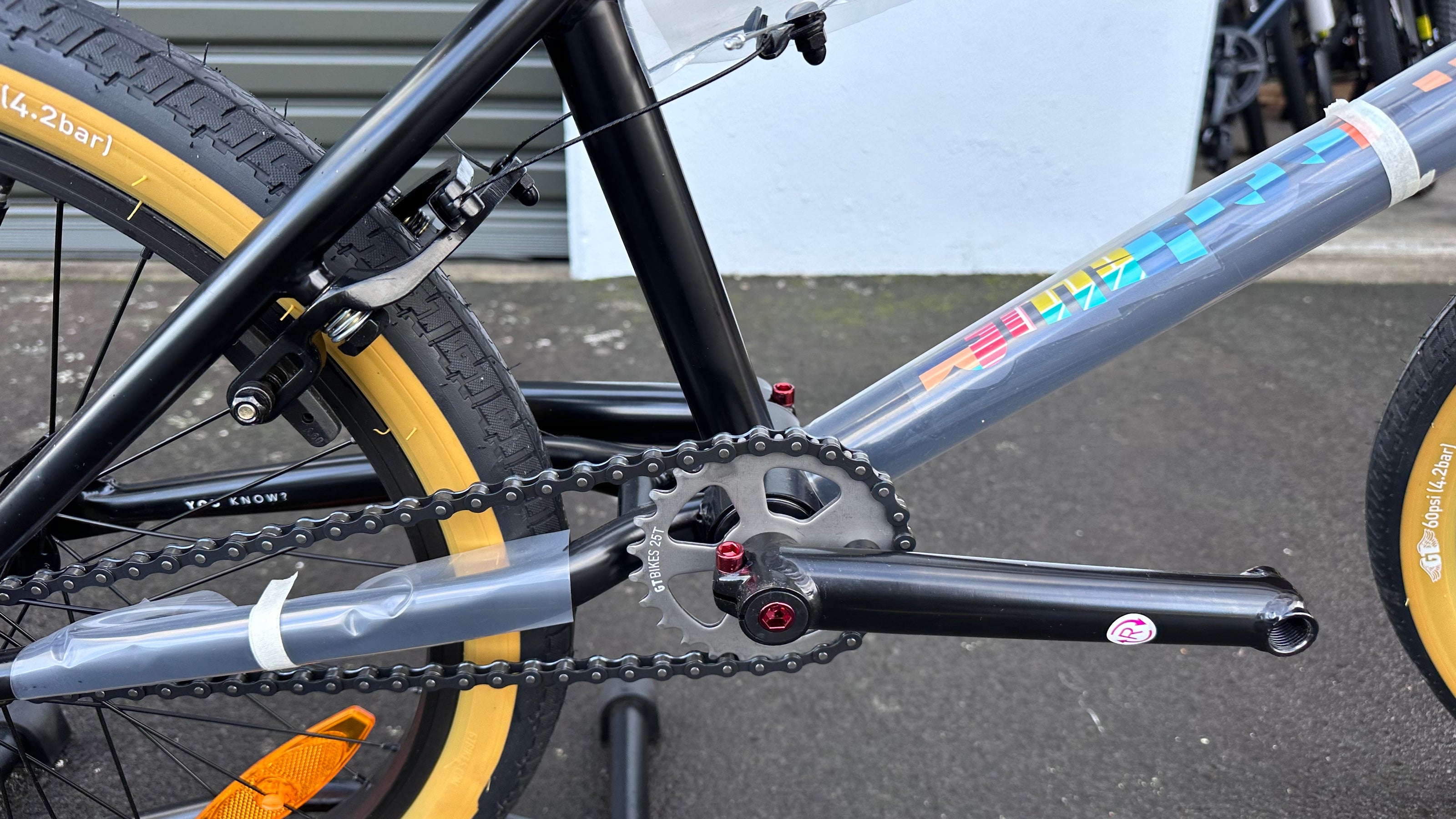 AB Bikes BMX GT Performer Performer BLK in black – chain and foot pedal view