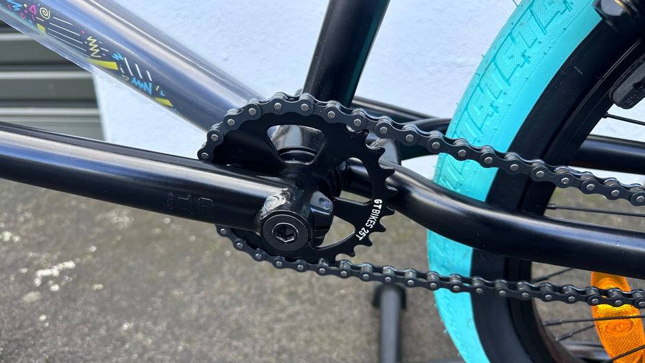 AB Bikes BMX GT Team Mercado in mint – chain view