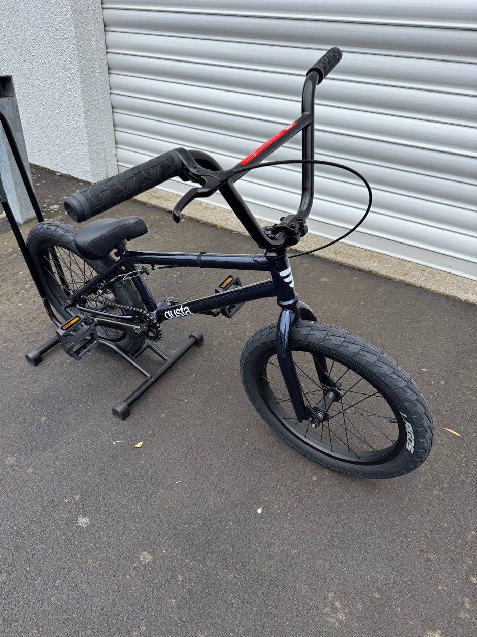 AB Bikes BMX GustaBMX in black – top side view