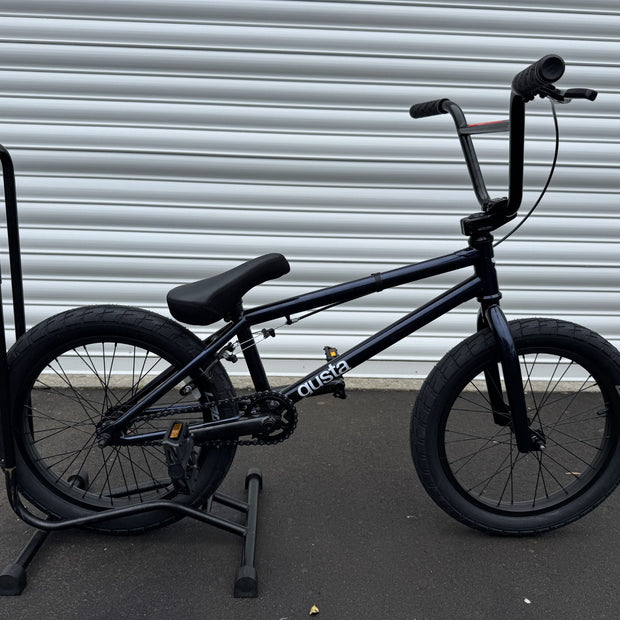 AB Bikes BMX GustaBMX in black – side view