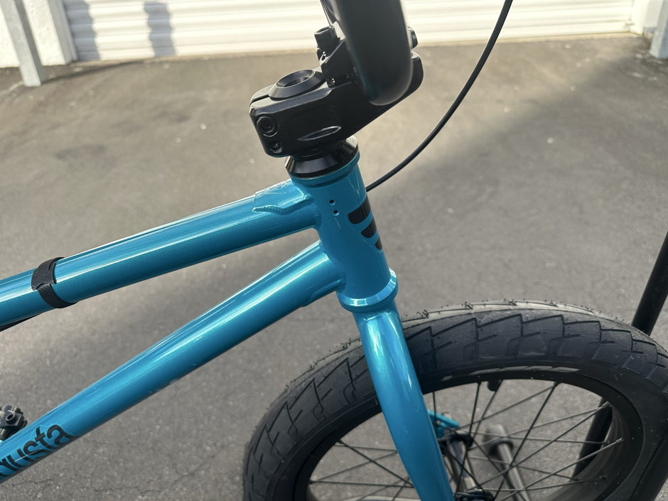AB Bikes BMX GustaBMX in black – head tube view