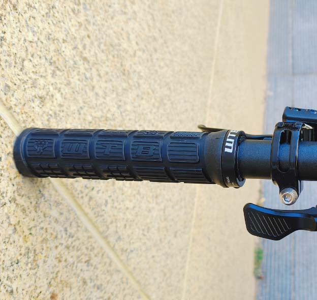 Handbar_on_BIRD_AERIS_AM_29inch_mountain_bike-AB_Bikes_Auckland_NZ
