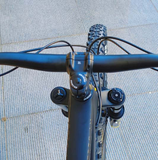 Headset_on_BIRD_AERIS_AM_29inch_mountain_bike-AB_Bikes_Auckland_NZ