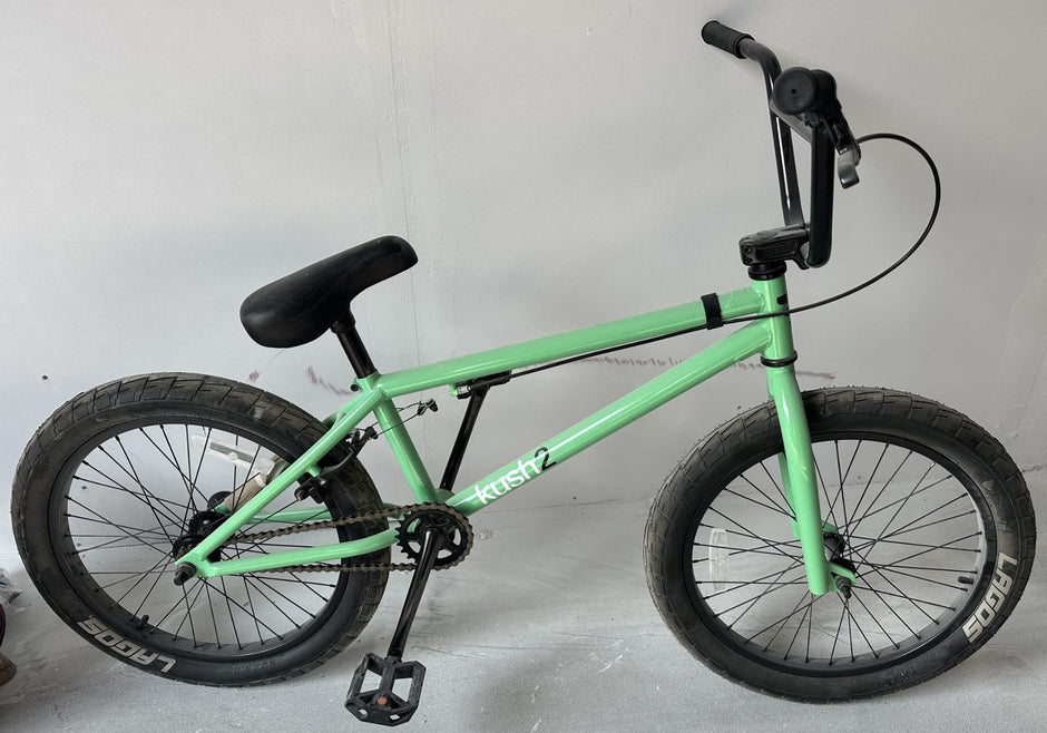 AB Bikes BMX Mafia Kush BMX in mint – real shot side view