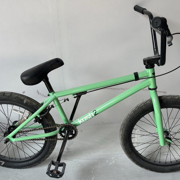 AB Bikes BMX Mafia Kush BMX in mint – real shot side view
