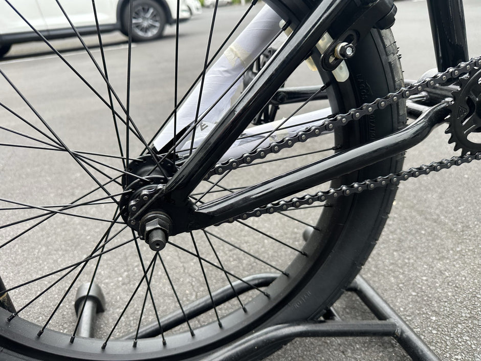 AB Bikes BMX Mafia Kush BMX in black – chain view