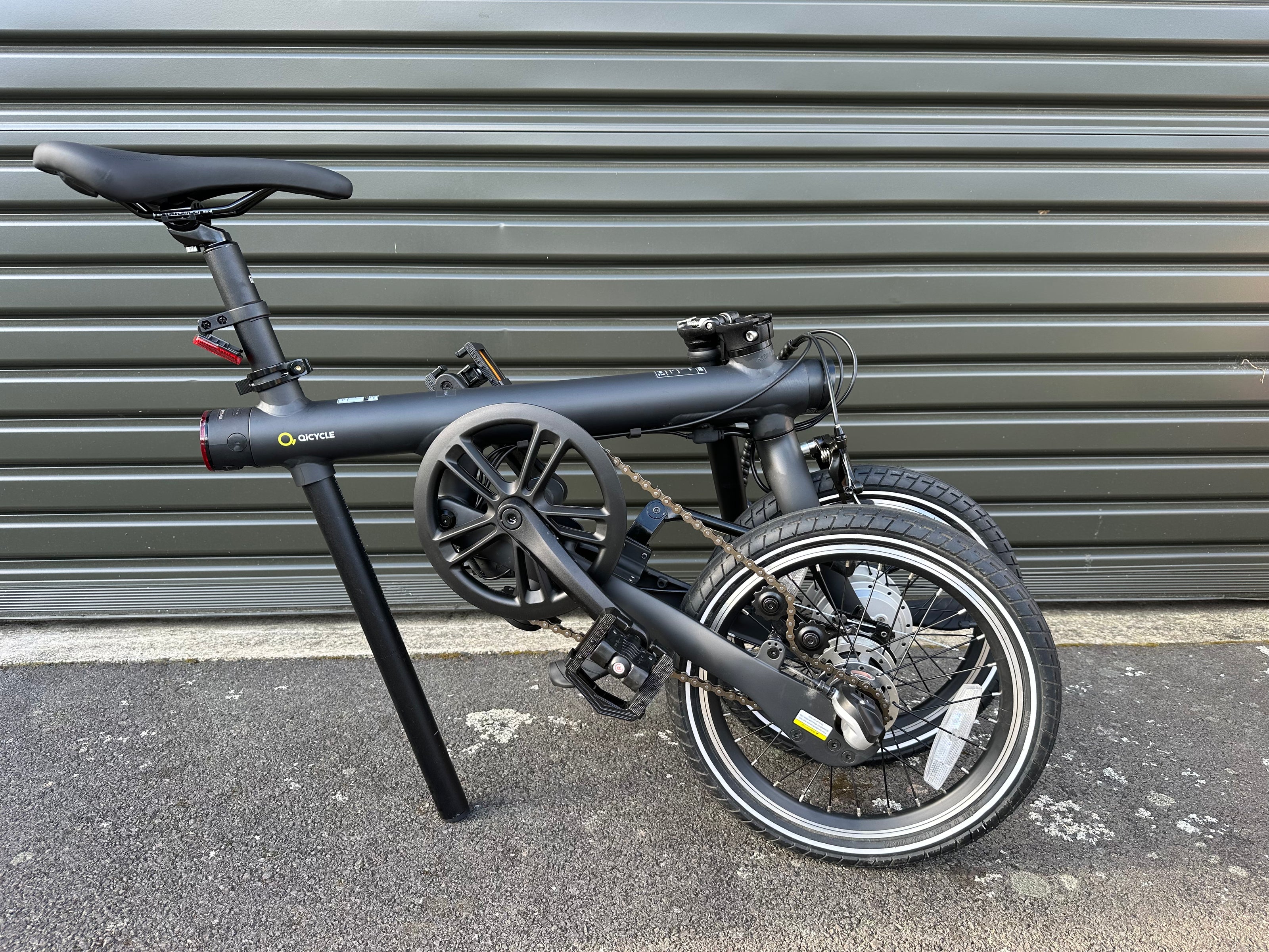 AB Bikes Electric Assist Bike Mi Qi in black – fold view
