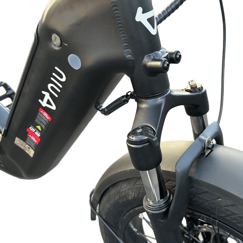 AB Bikes E-Bike NIU Utility 100 in black – front suspension view