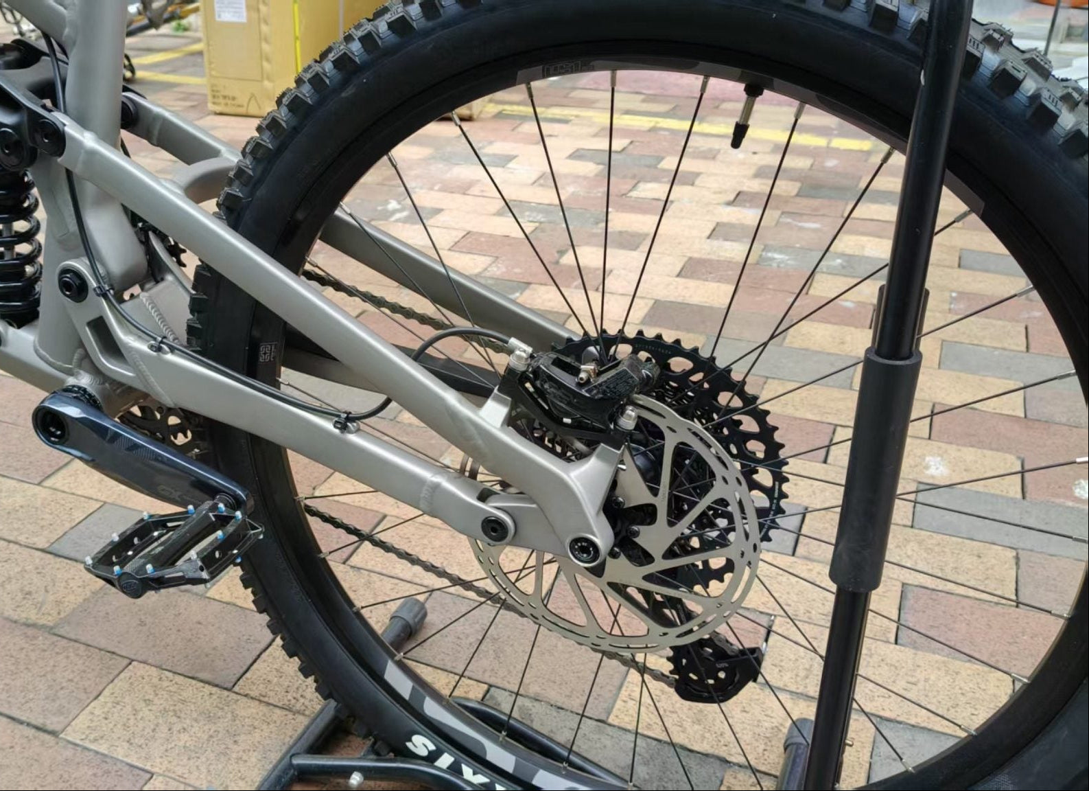 AB Bikes Mountain Bikes Norco Shore A1 in silver – rear wheel view
